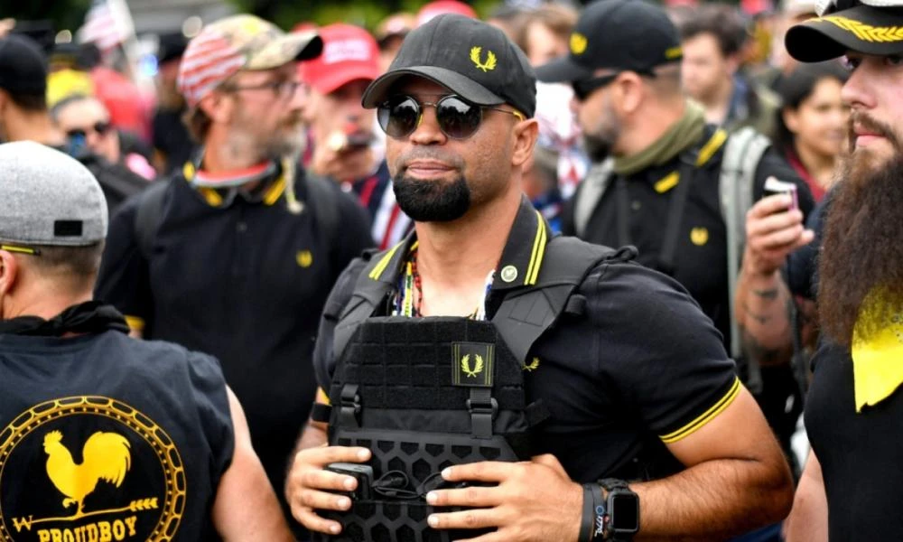 ΗΠΑ: Ηγέτης της ακροδεξιάς οργάνωσης Proud Boys καταδικάζεται σε 22 χρόνια κάθειρξης για την επίθεση στο Καπιτώλιο